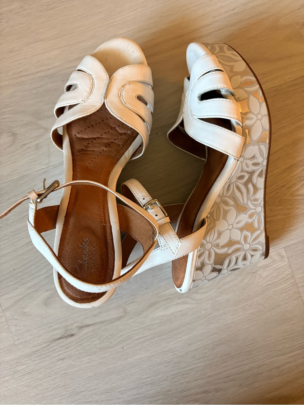 Women's White Wedge Clarks Artisan Sandals - Strappy Ankle Strap - Picture 2 of 12